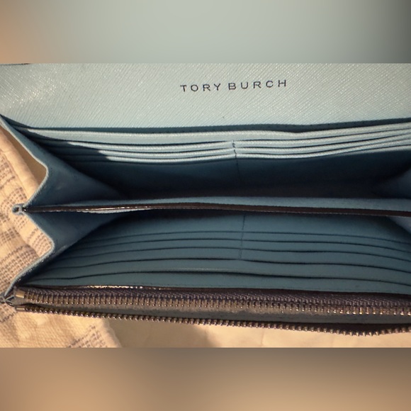 Tory Burch Convertible Leather  Wallet.  Riviera Blue With Silver Chain.  NWT. - Picture 6 of 11